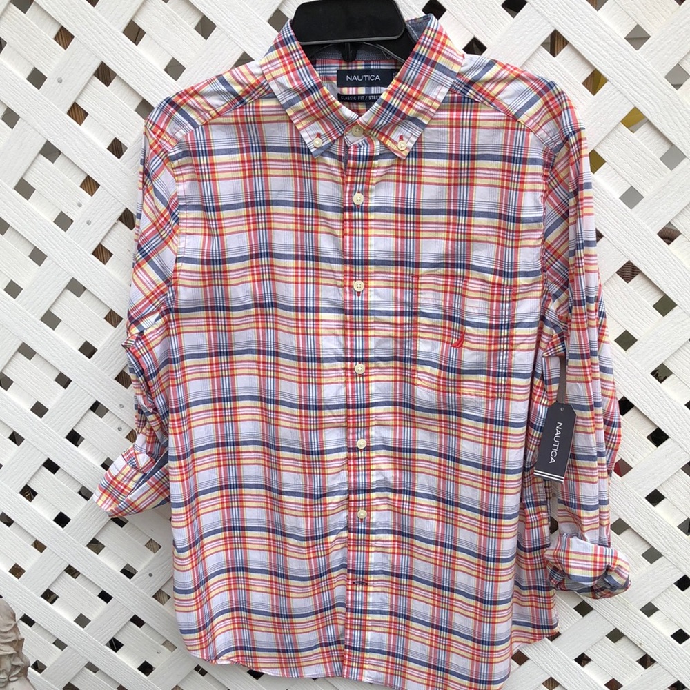 Men’s Medium Nautica Button Down long sleeve shirt